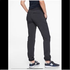 Athleta Trekkie Jogger Black Size 16T